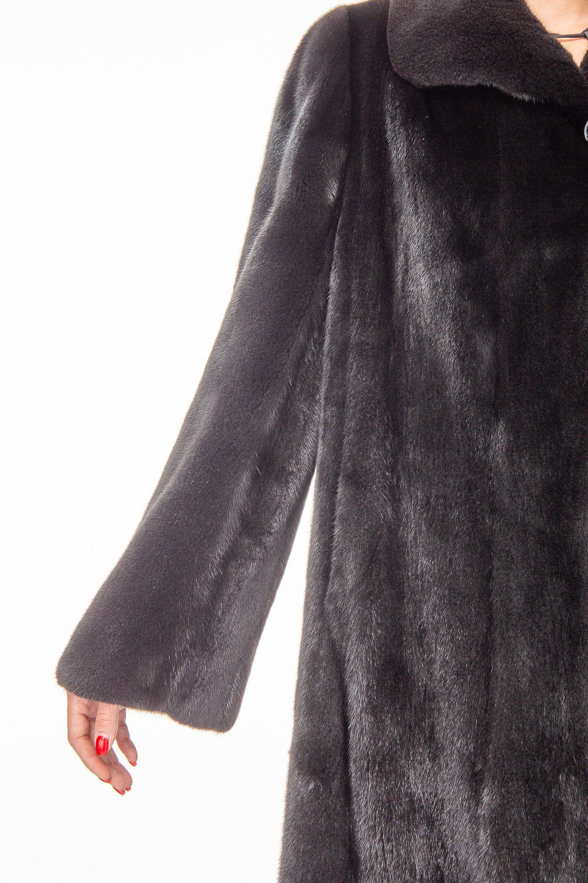 Женская норковая шуба с воротником-апаш в классическом стиле